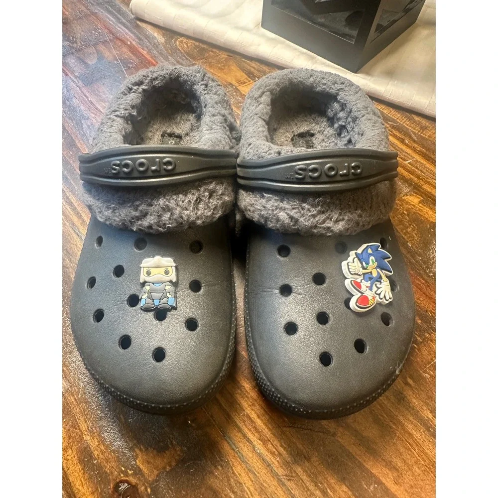 Crocs Mammoth Gray Lined Clogs Charcoal Grey Sonic Jibbitz Kids Size J4 Junior